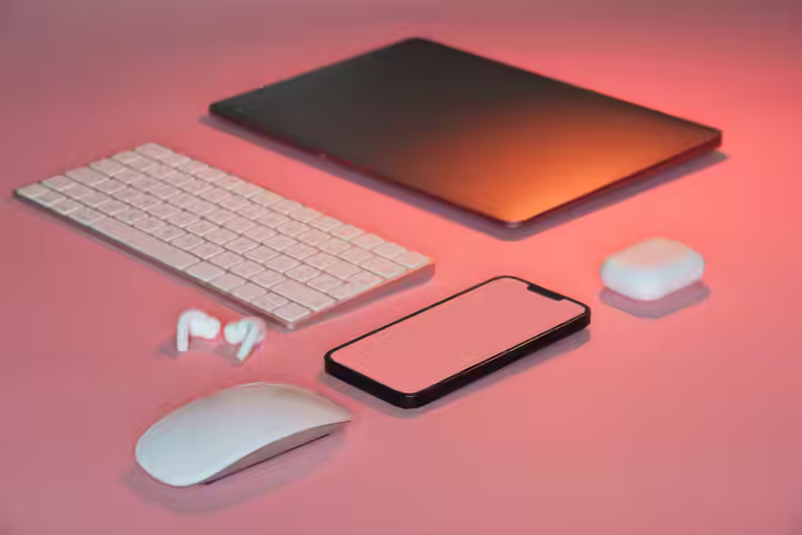 IELTS Speaking part 1 - Topic Electronic Devices/Technology: Bài mẫu và từ vựng