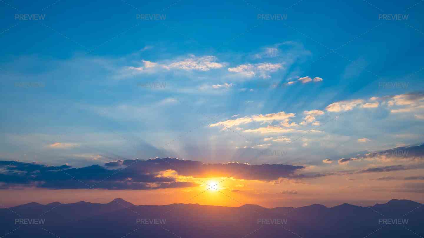 Bài mẫu IELTS Speaking part 2: Describe a time when you were looking at a beautiful sky