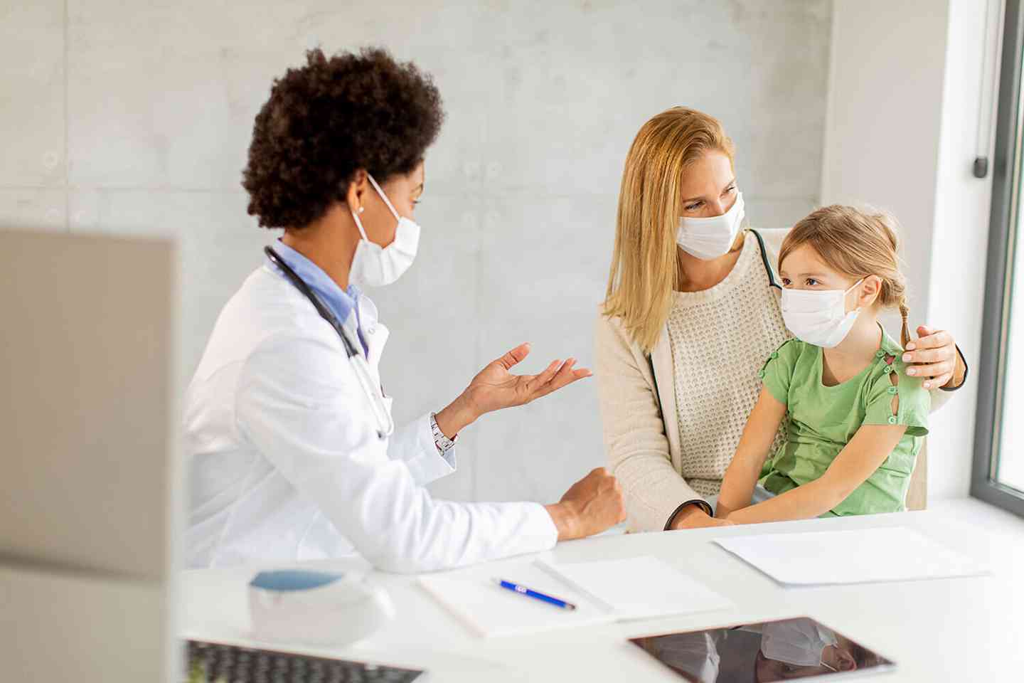 Dự đoán đề IELTS Writing Task 2 – Dạng Agree & disagree, chủ đề Health (Patient education) kèm bài mẫu band 8.5+, dàn ý chi tiết, từ vựng và bài tập ôn luyện.
