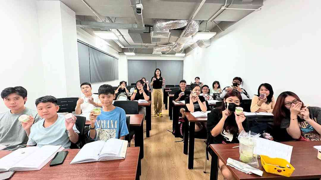 Vượt Rào Cản Writing – Hành Trình Đạt 6.5 IELTS Cùng DOL Của Dolbie Huyền Trân