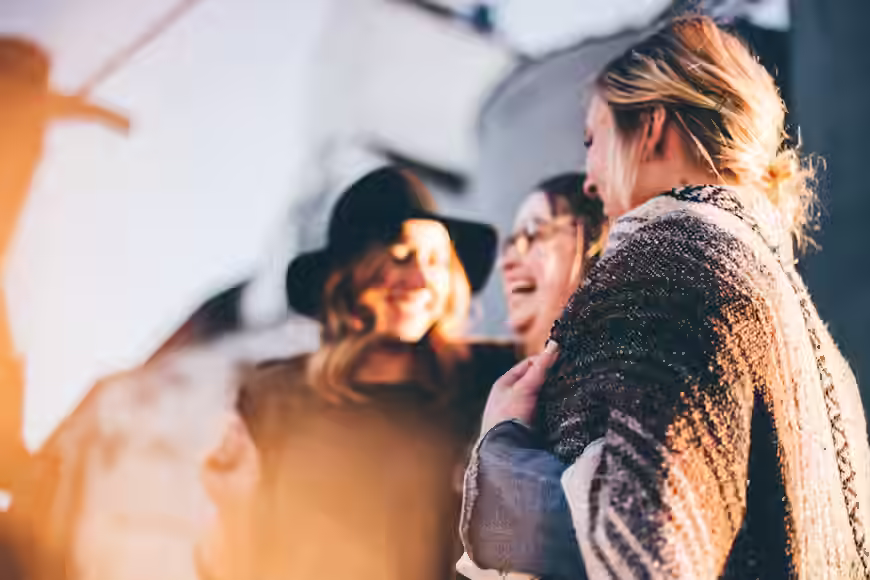 IELTS Speaking part 3 - Topic Unexpected Friend: Bài mẫu và từ vựng