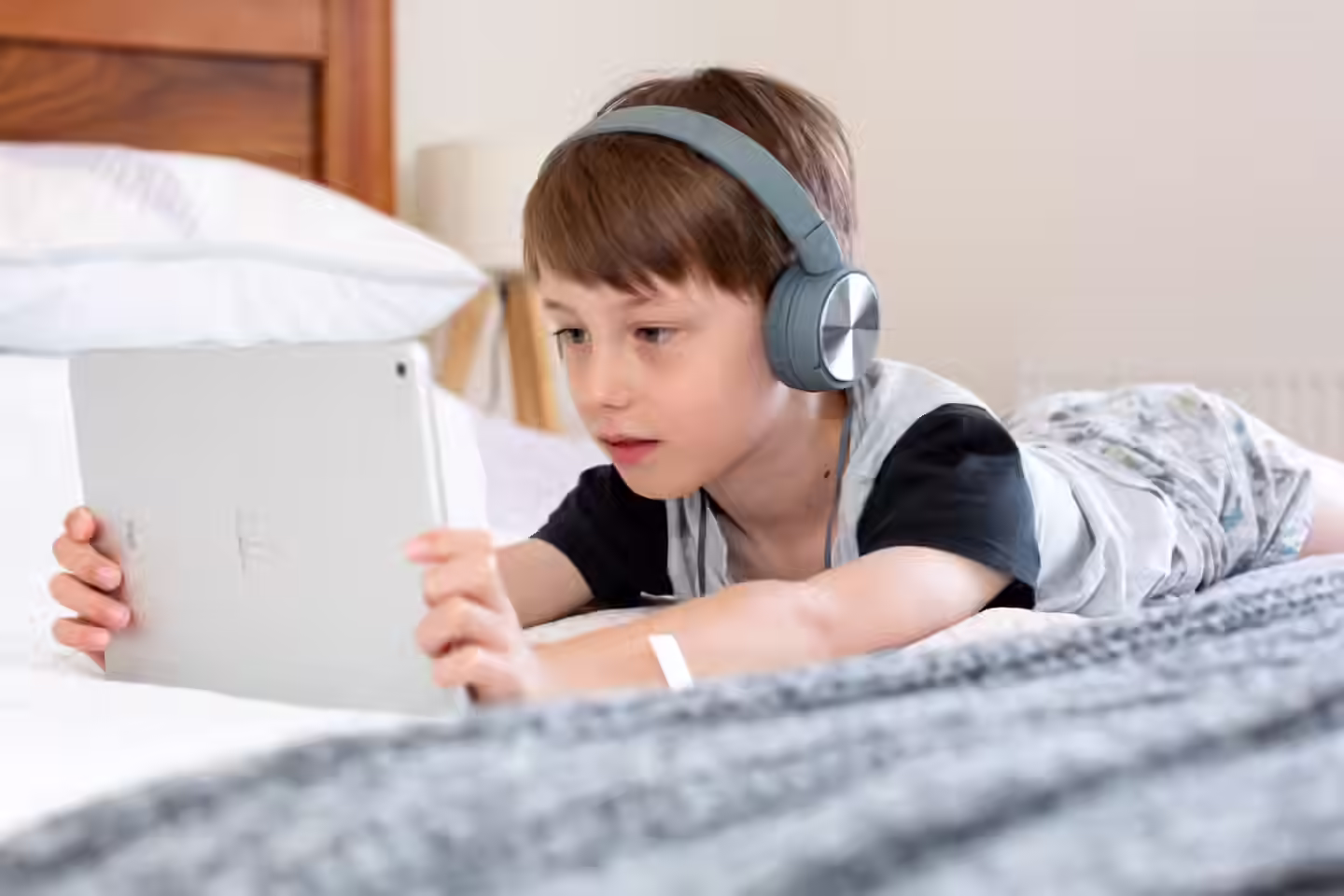 IELTS Speaking part 1 - Topic Music from Movies: Bài mẫu và từ vựng