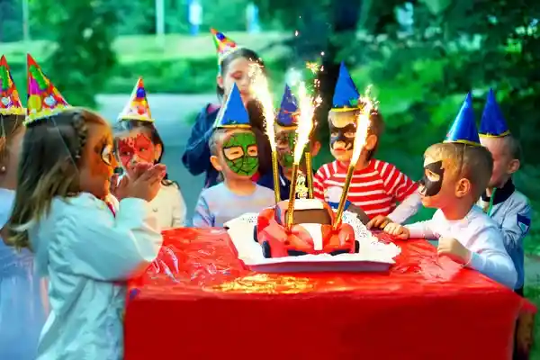 IELTS Speaking part 1 - Topic Birthday: Bài mẫu và từ vựng - Bài 1