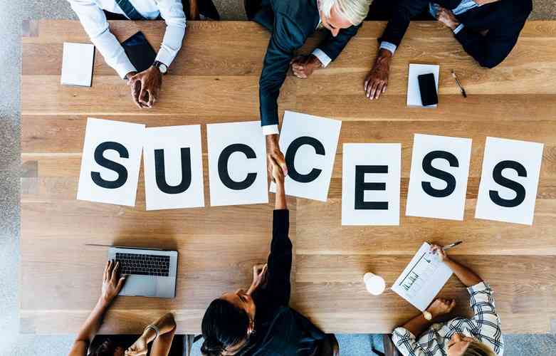 Bài mẫu IELTS Speaking part 2: Describe a successful person you know and would like to be friends with