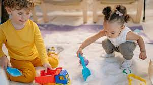 Đề thi thật IELTS Writing Task 2 – Dạng Agree & disagree chủ đề Education (Playing) kèm bài mẫu band 8.5+, dàn ý chi tiết, từ vựng và bài tập ôn luyện.