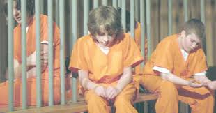 [Quý 2/2025] Đề thi thật IELTS Writing Task 2  – Dạng Agree & disagree chủ đề Crime (Juveniles) kèm bài mẫu band 8.5+, dàn ý chi tiết, từ vựng và bài tập ôn luyện.