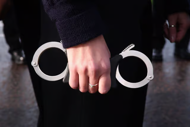 Real IELTS Writing 2 - Topic Crime (Reoffending) & sample band 8.5+