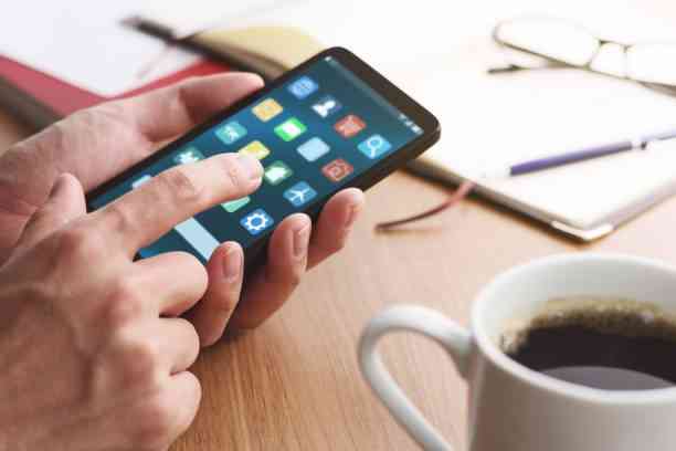 IELTS Speaking part 3 - Topic A Useful App on Your Phone: Bài mẫu và từ vựng