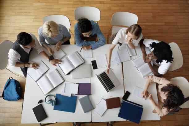 IELTS Speaking part 1 - Topic Work or Study: Bài mẫu và từ vựng - Bài 2