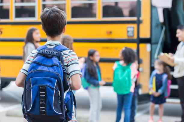 IELTS Speaking part 3 - Topic First School: Bài mẫu và từ vựng