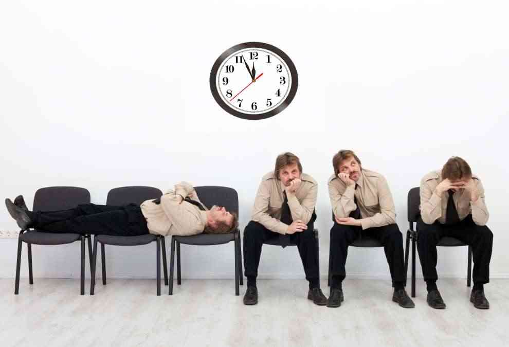 Bài mẫu IELTS Speaking part 2: Describe an occasion when you made a decision to wait for something