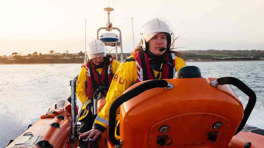 Từ Vựng Bài Nghe Working as a lifeboat volunteer