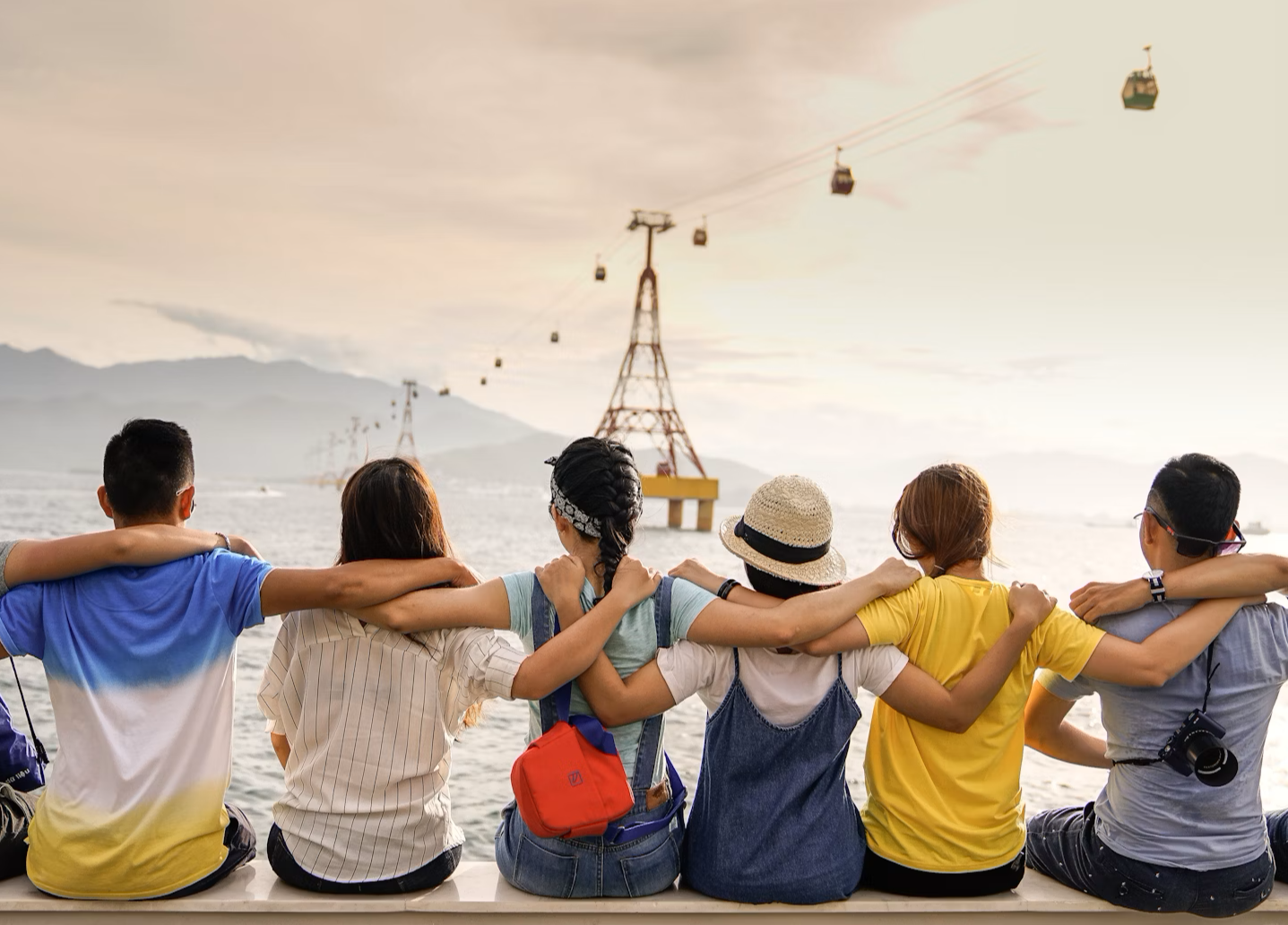 IELTS Speaking part 3 - Topic Someone You Spend Time With: Bài mẫu và từ vựng