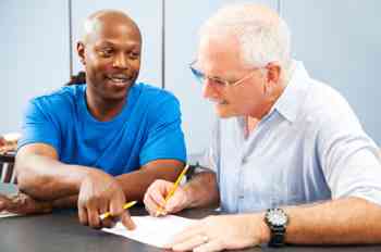 Dự đoán đề IELTS Writing Task 2 – Dạng Two-part questions, chủ đề Education (Adult Illiteracy) kèm bài mẫu band 8.5+, dàn ý chi tiết, từ vựng và bài tập ôn luyện.