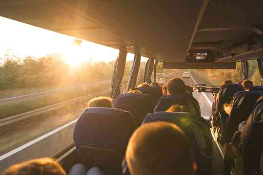 IELTS Speaking part 1 - Topic Travelling on public transport: Bài mẫu và từ vựng