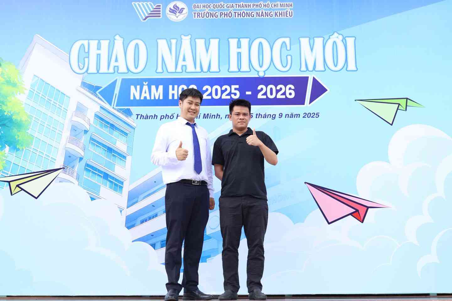 DOL English vinh dự đồng hành cùng các trường THPT trong ngày khai giảng năm học mới 