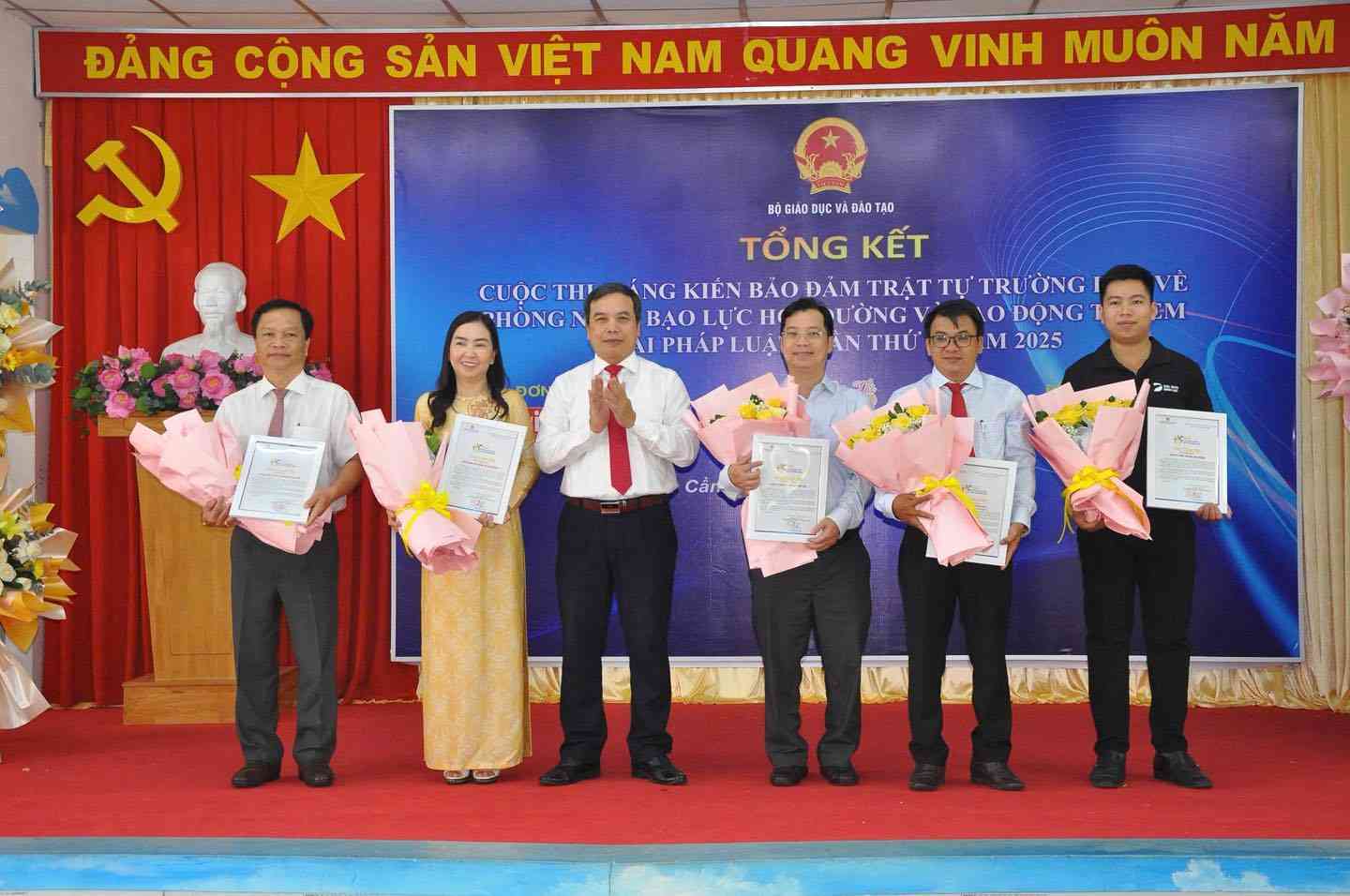 DOL English đồng hành cùng Bộ Giáo dục tại Cuộc thi Sáng kiến Bảo đảm Trật tự Trường học 2025