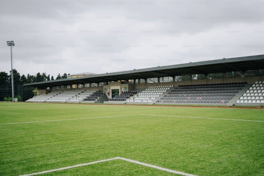 Từ Vựng Bài Nghe The football stadium